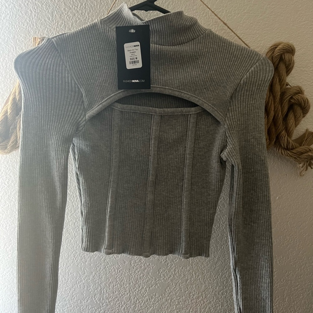 Fashion Nova long sleeve crop top